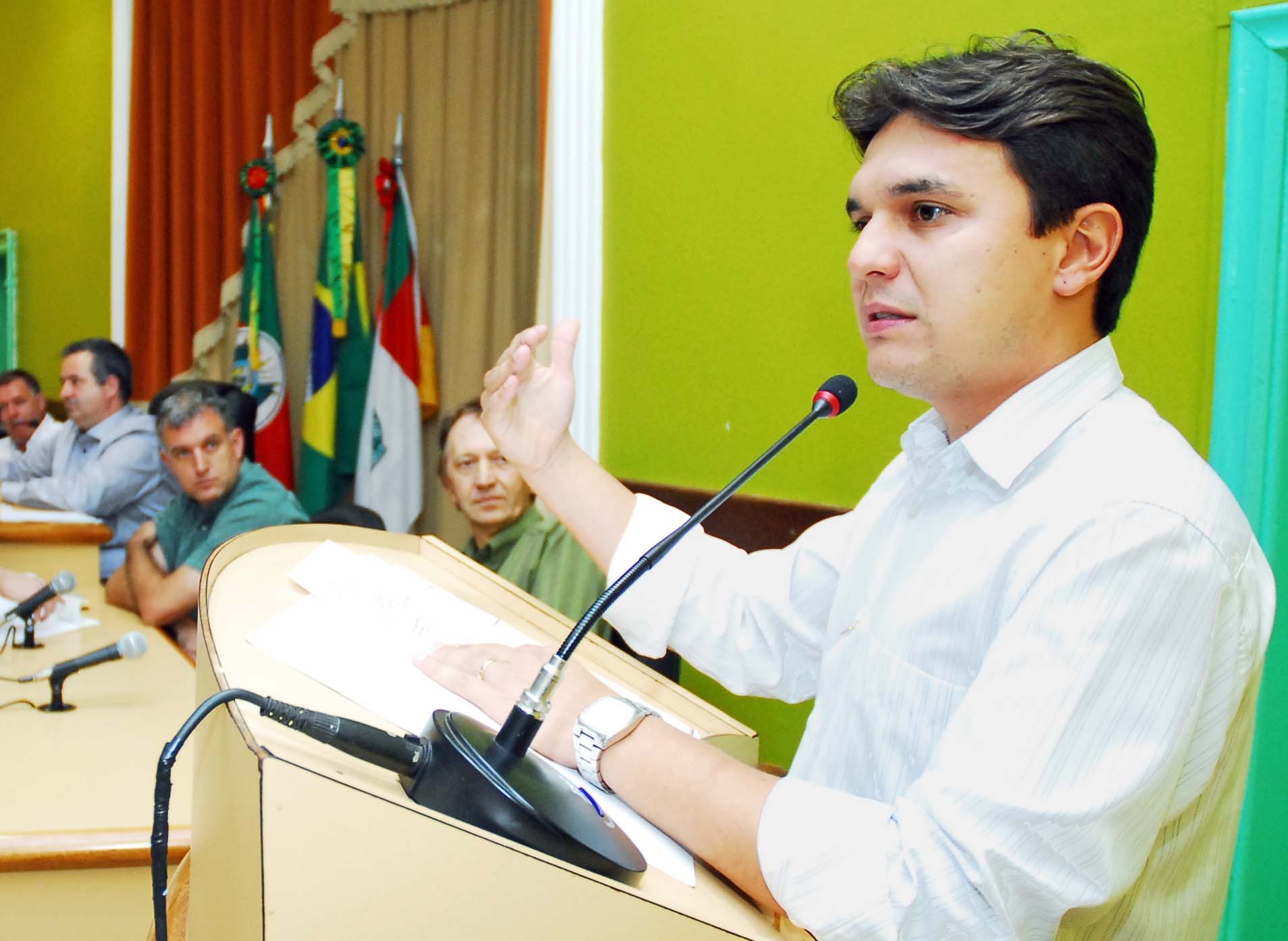 Projeto prevê descontos de 75% e 100% no valor de passagens para estudantes do Município