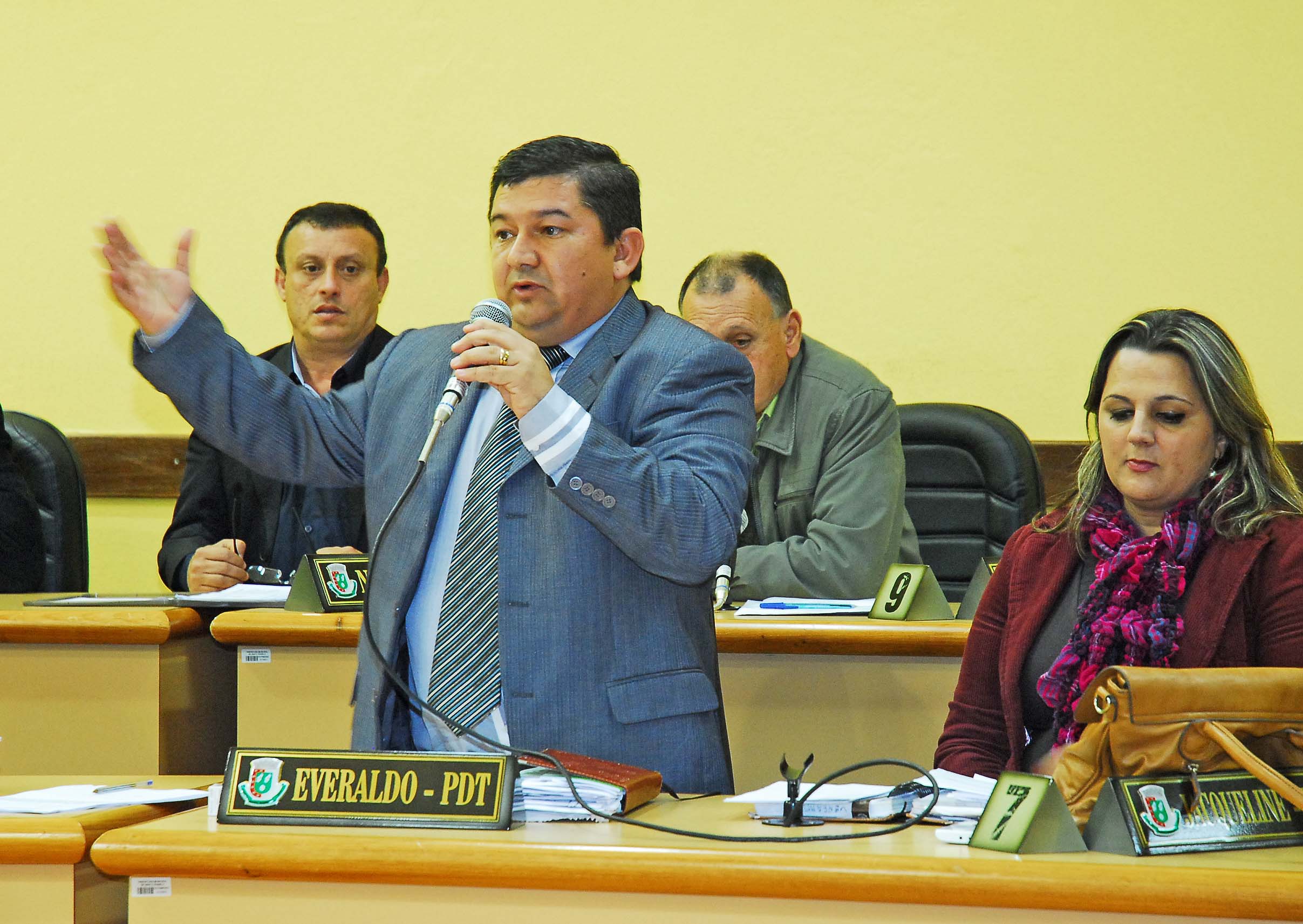 Câmara rejeita veto ao projeto que regulamenta o tráfego de veículo dos CFCs