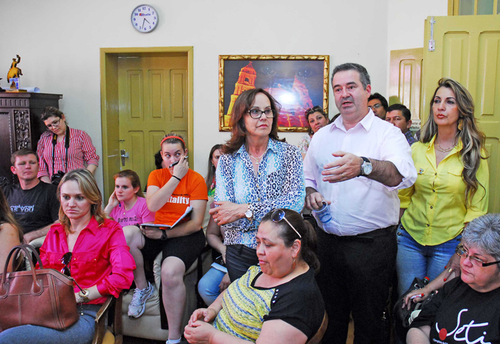 Lideranças reúnem-se para tratar da programação do projeto  “Outubro Rosa”