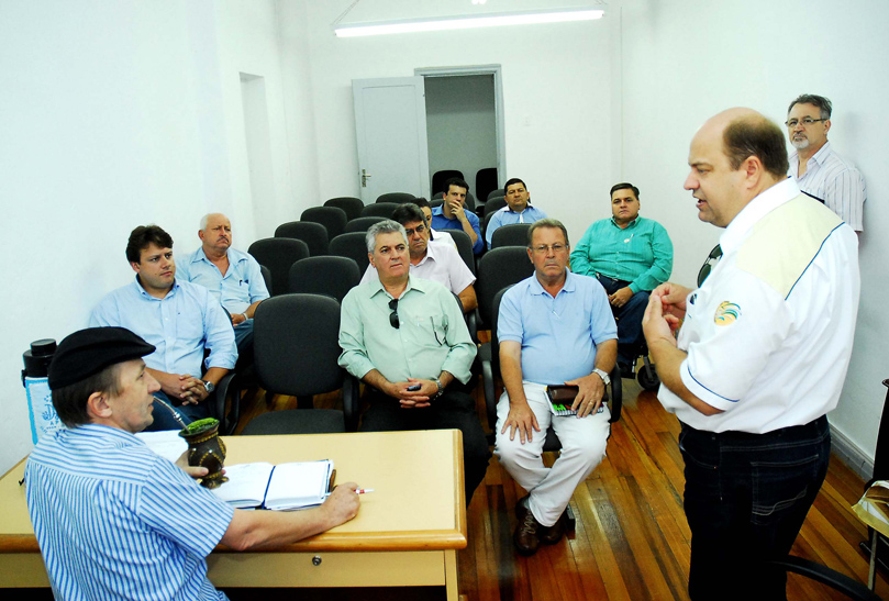 Comitê Pró-Curso de Medicina esteve reunido para discussão do tema