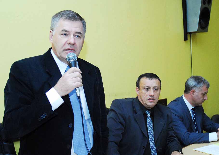 Decreto aprovado no Legislativo Municipal concede título de utilidade Pública para a Associação de Veículos Antigos de Santo Ângelo - AVANT
