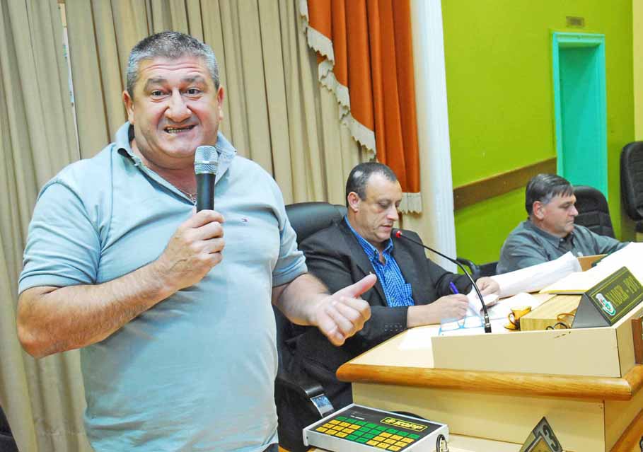 Vereadores convocam representante da saúde pública municipal para reunião hoje, às 16 horas.