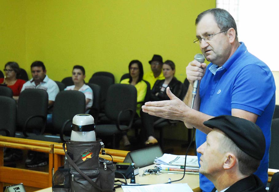 Vereadores aprovam decreto que concede o título de Cidadã Honorária à Irmã Paula do Bom Pastor.