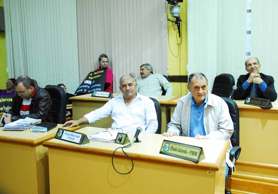 Servidores públicos Municipais lotam o plenário da Câmara de Vereadores de Santo Ângelo