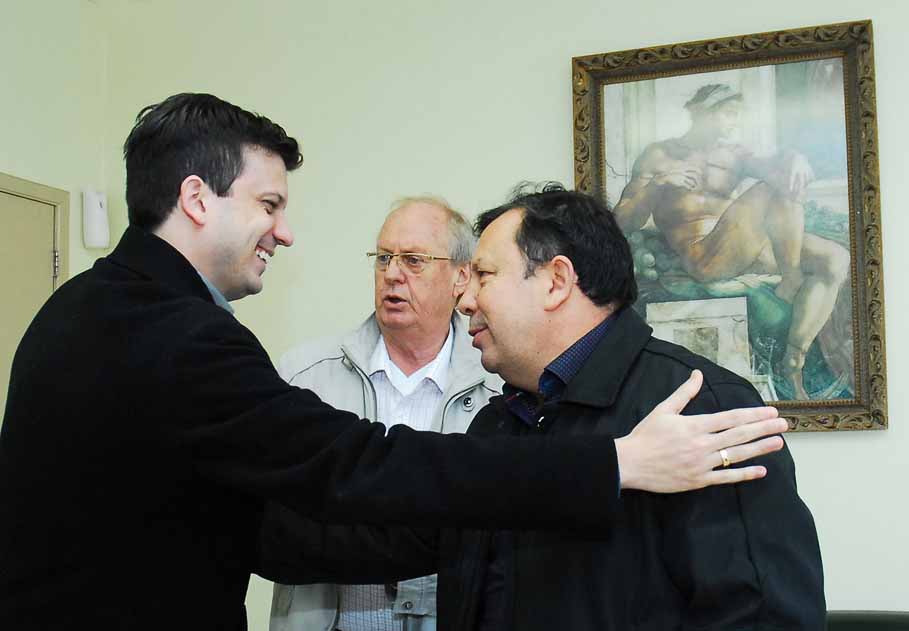 Vereador Vando e Bruno Hesse confirmam depósito de 2,5 milhões para o HSA