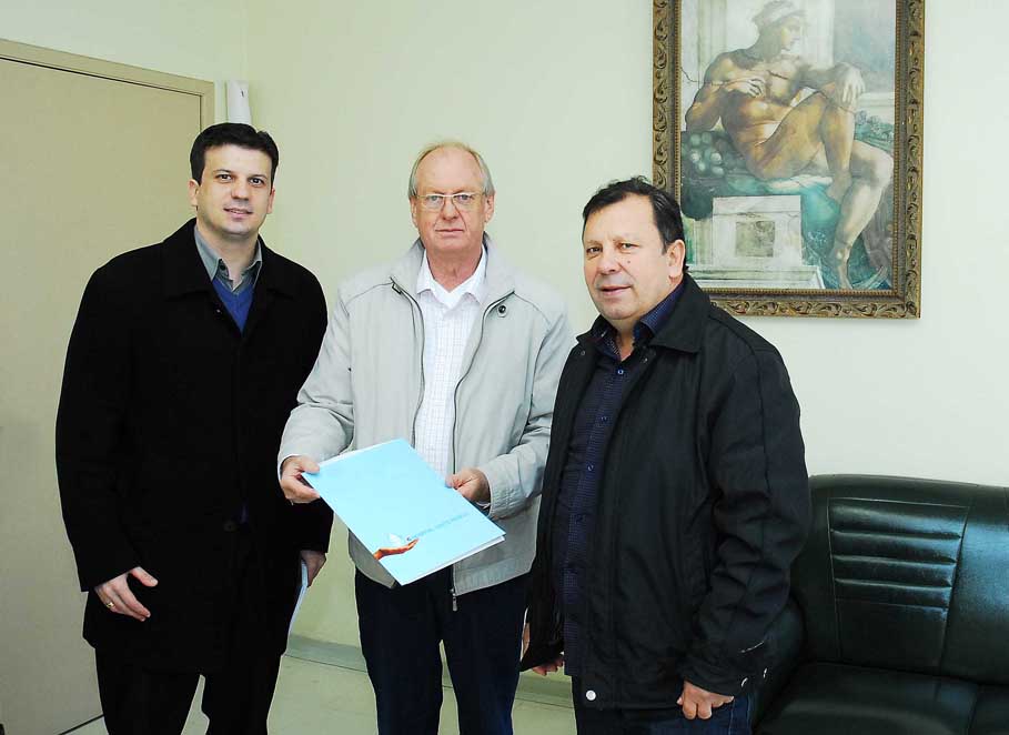 Vereador Vando e Bruno Hesse confirmam depósito de 2,5 milhões para o HSA