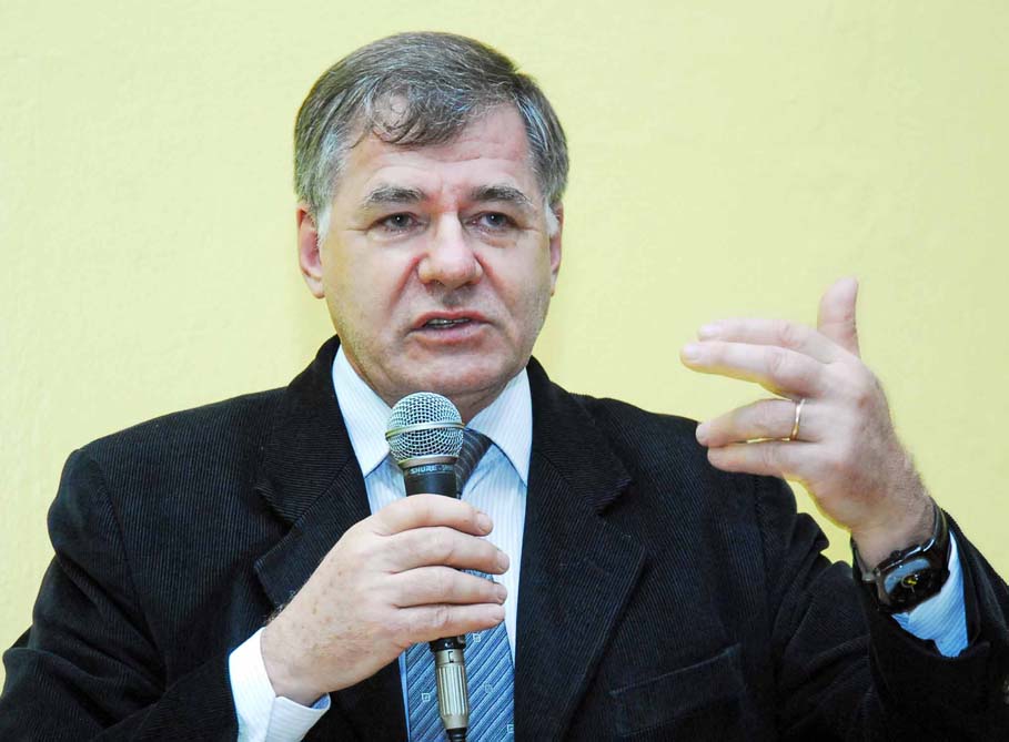 Projeto obriga estabelecimentos a evitarem o criatório do mosquito da dengue 