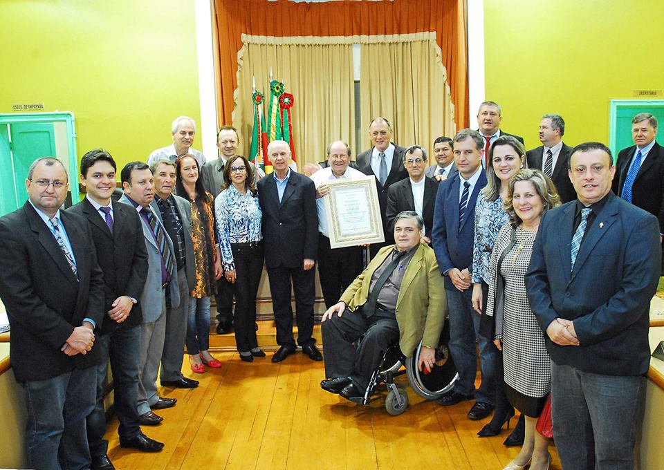 Câmara concede título de cidadão honorário ao Padre Rosalvo Frey