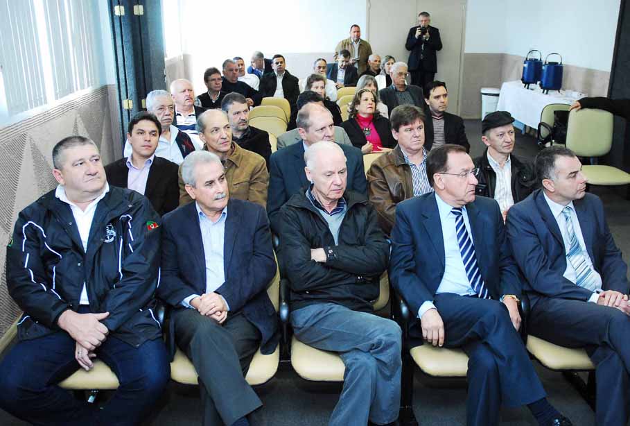 Legislativo participa da inauguração da cozinha e refeitório do HSA