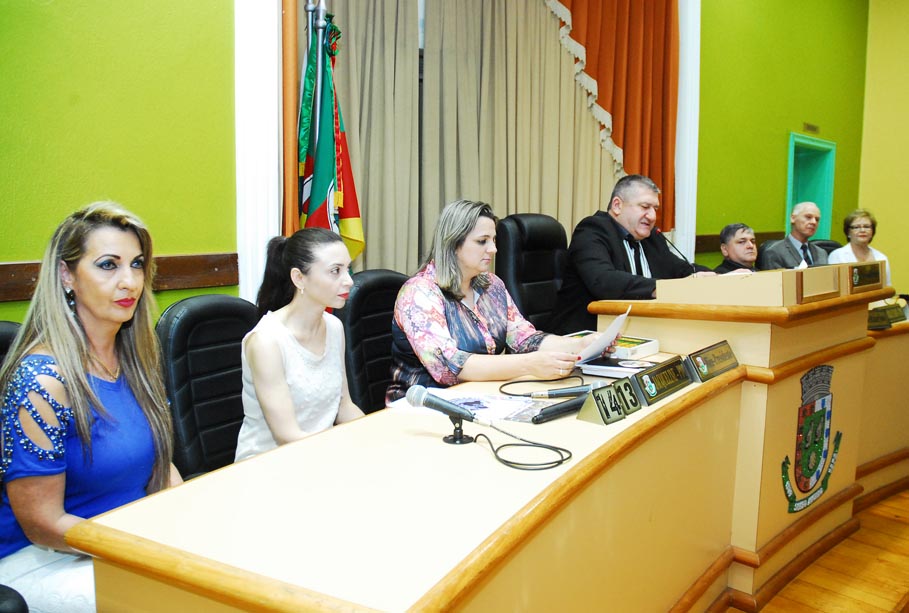 Escola Dr. Augusto Nascimento e Silva comemora 70 anos de fundação