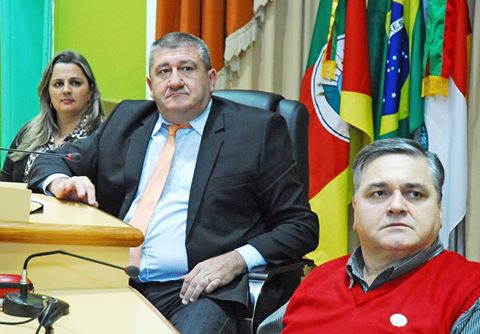 Mesa Diretora apresenta Decreto que reduz em 50% o valor das diárias.