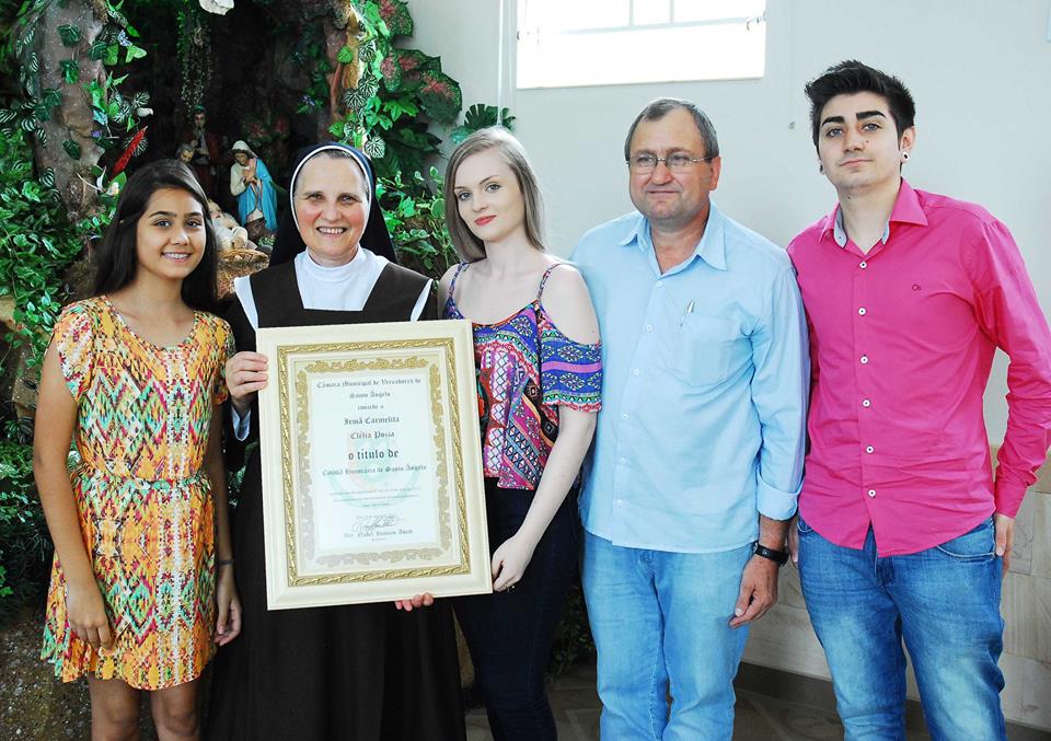 Legislativo concede título de Cidadã Honorária à Irmã Paula do Bom Pastor.