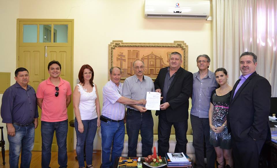 Sancionado projeto de inciativa da Câmara que flexibiliza horário do comércio local