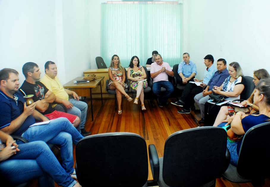 Câmara articula ações pela viabilização do serviço de transporte aos acadêmicos do interior do município