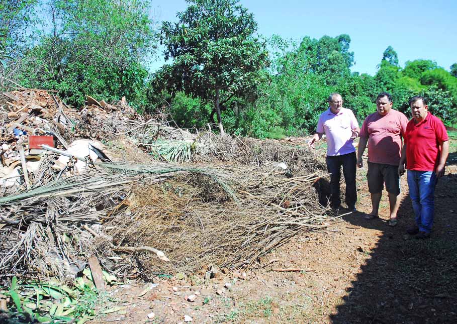 Vereadores visitam Bairros e cobram providências do Executivo e da Corsan