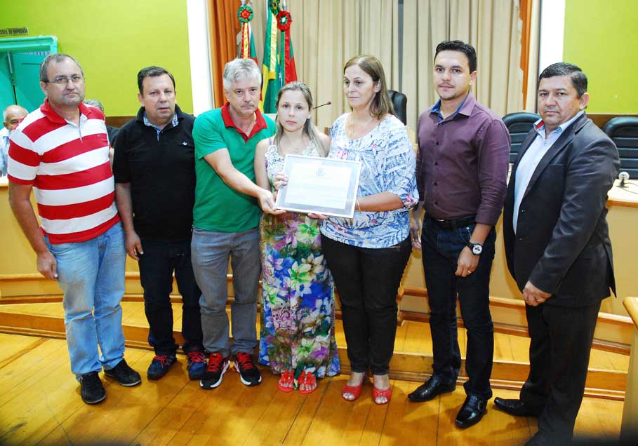 Atletas de várias modalidades foram homenageados pelo Legislativo