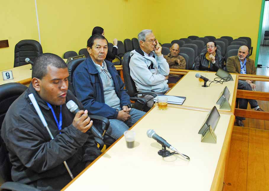 Inclusão de Pessoas com Deficiência motiva reunião na Câmara de Vereadores 