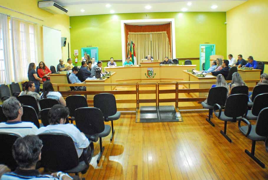 Vereadores aprovam Projeto que amplia o número de vagas no quadro de servidores do Magistério de Santo Ângelo