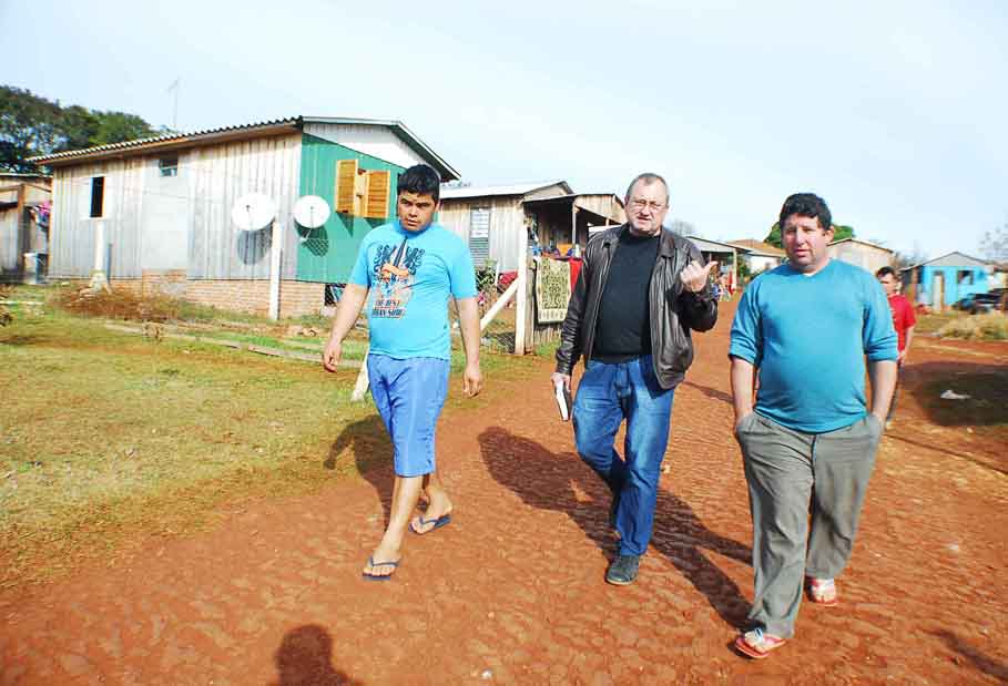 Presidente Gilberto Corazza anuncia a possibilidade de regularização das áreas ocupadas no bairro União e Rosenthal