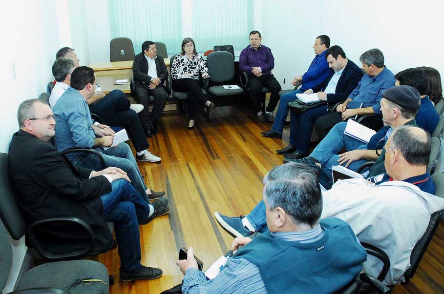 Vereadores participam de reunião com representantes da Corsan e do Ministério Público Estadual