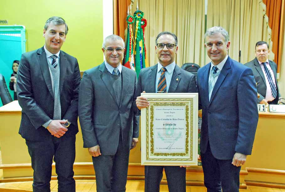 Desembargador Ícaro Carvalho de Bem Osório recebe título de Cidadão Honorário do município de Santo Ângelo