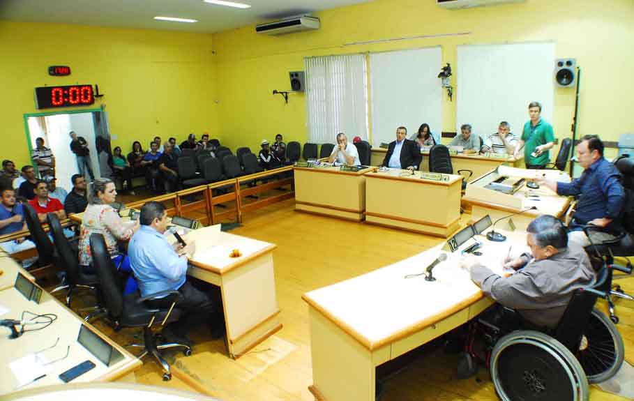 Poder Legislativo aprova PL que congela salário de vereadores até 2020