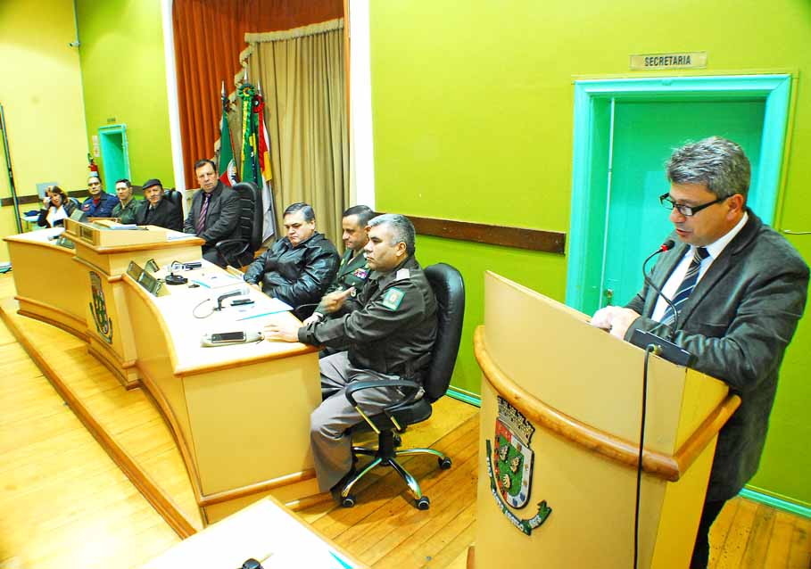 Poder Legislativo faz homenagem à Pátria