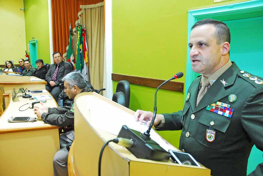 Poder Legislativo faz homenagem à Pátria
