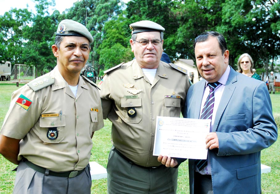Vereador Osvaldir Ribeiro de Souza recebe homenagem da Brigada Militar