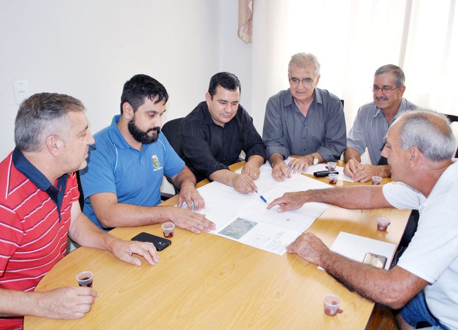 Câmara reúne lideranças e moradores do bairro Pilau para tratar sobre construção da Estação de Bombeamento de Esgoto na localidade.