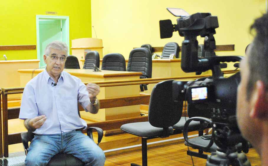 Presidente da Câmara fala sobre fim do recesso parlamentar e das medidas para contenção de despesas