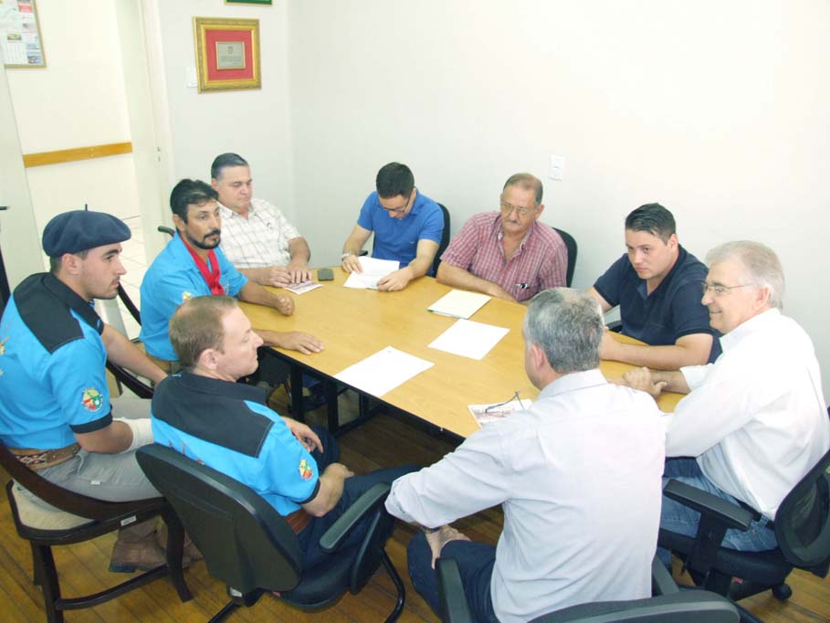 Câmara recebe Comissão Organizadora do 13º Rodeio Crioulo de Santo Ângelo