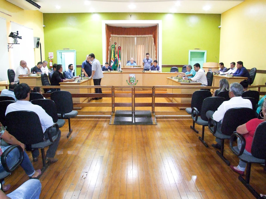 Vereadores aprovam contratação de profissionais para a rede municipal de ensino 