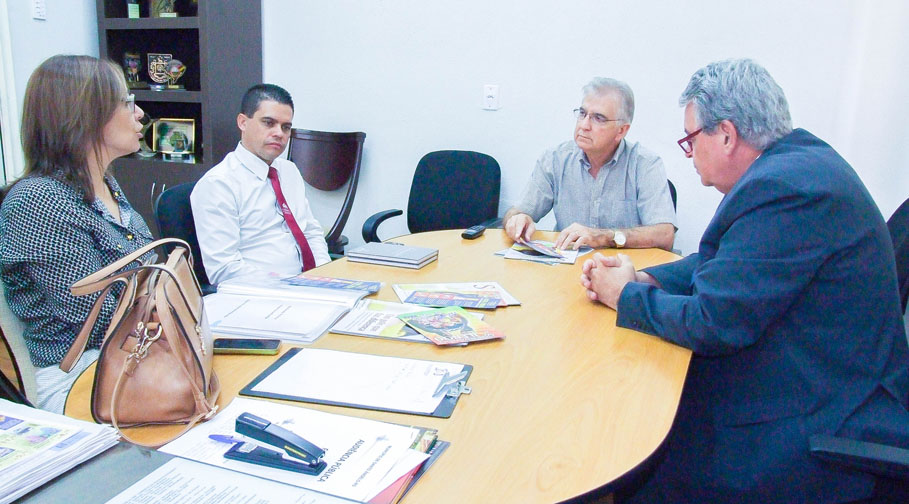 Adventistas buscam oficializar projeto de combate à violência doméstica no município