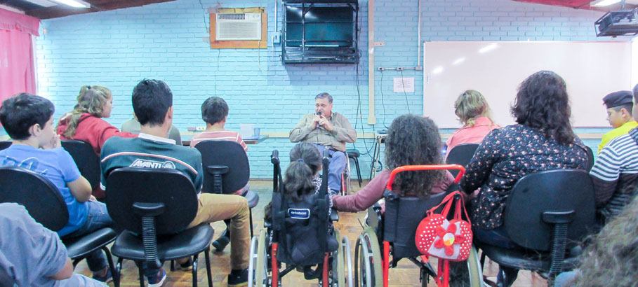 Superação e inclusão foram os temas da palestra do vereador Lauri Juliani na  Escola Madre Catarina Lépori