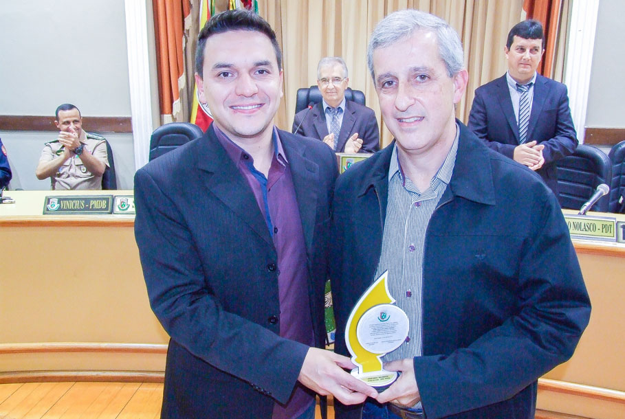 Sessão Solene no Legislativo  presta homenagem ao Policial Civil e Militar 