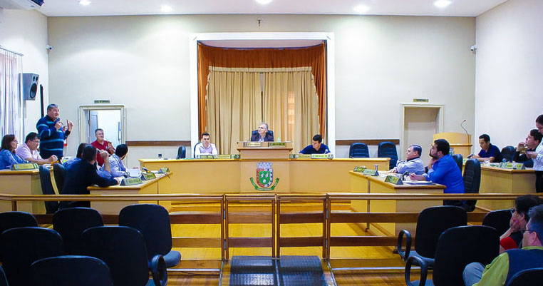 Vereadores aprovam reajuste salarial a servidores municipais de Santo Ângelo
