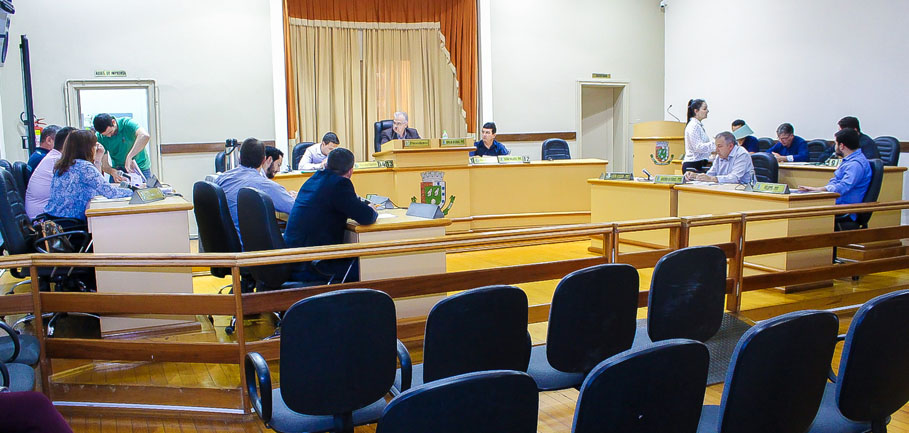 Vereadores aprovam reajuste salarial a servidores municipais de Santo Ângelo