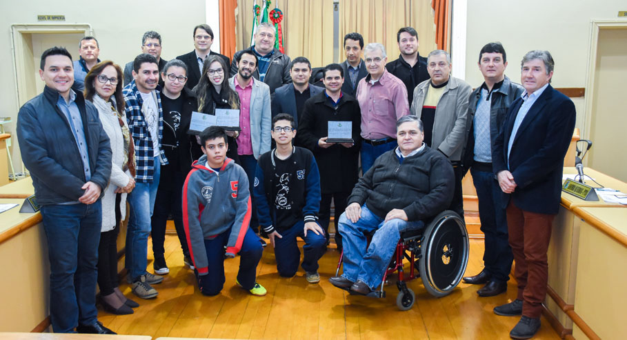 Parceiros do Projeto Câmara Cidadã são homenageados durante sessão no Legislativo 