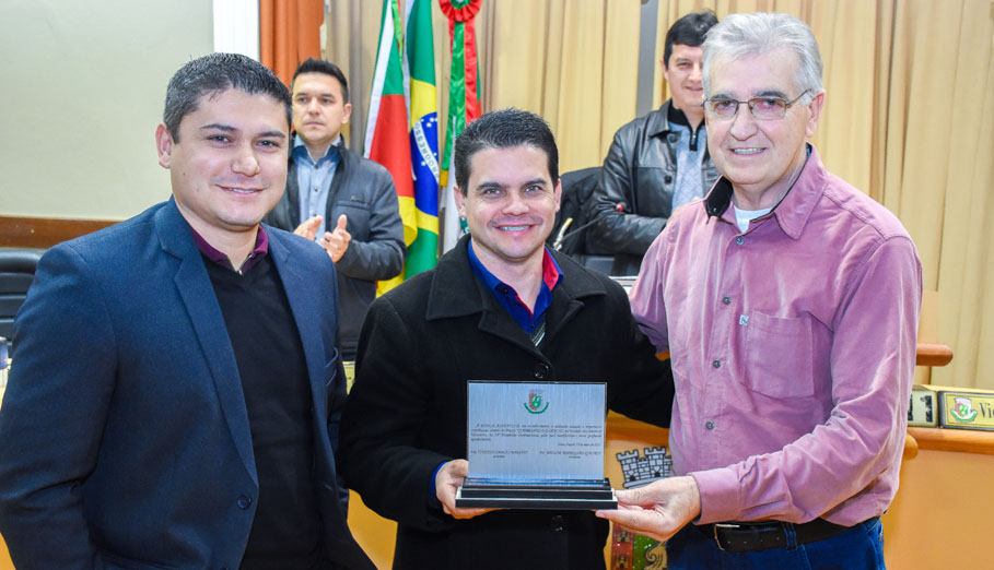 Parceiros do Projeto Câmara Cidadã são homenageados durante sessão no Legislativo 