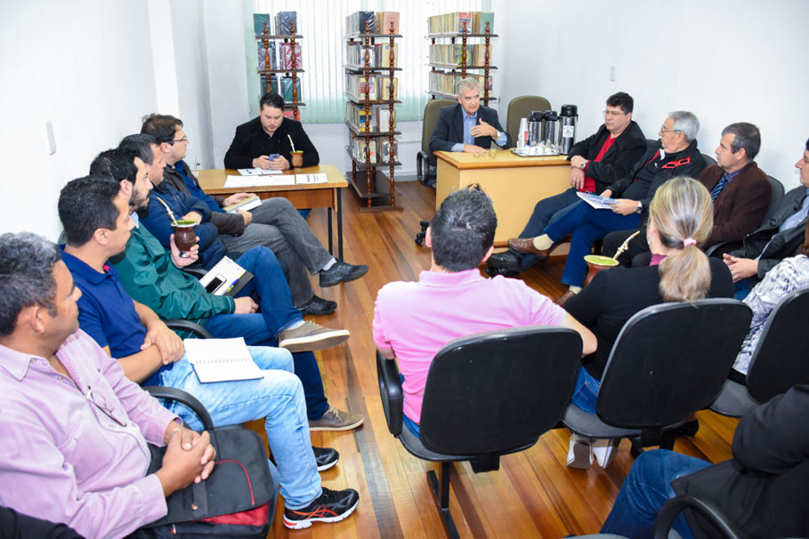 Vereadores promovem reunião com dirigentes do Hospital Santo Ângelo