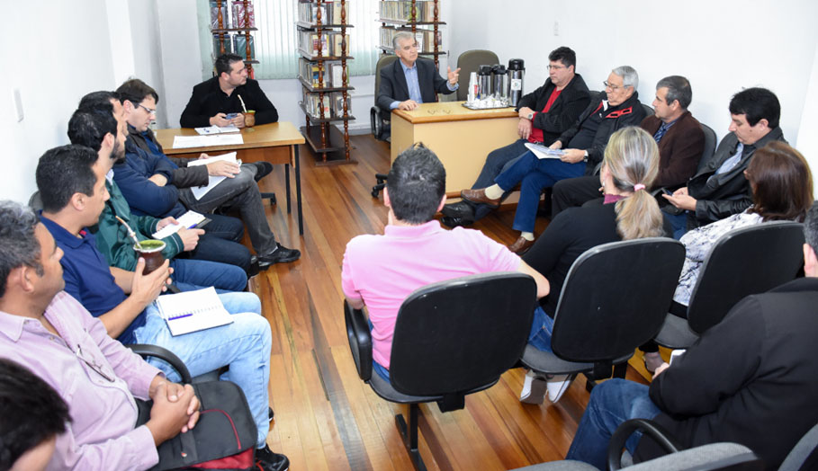 Vereadores promovem reunião com dirigentes do Hospital Santo Ângelo