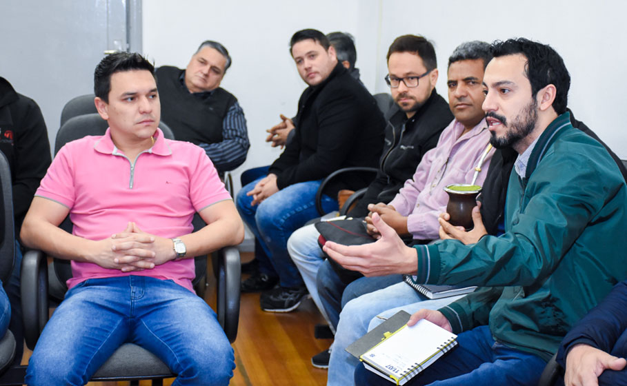 Vereadores promovem reunião com dirigentes do Hospital Santo Ângelo