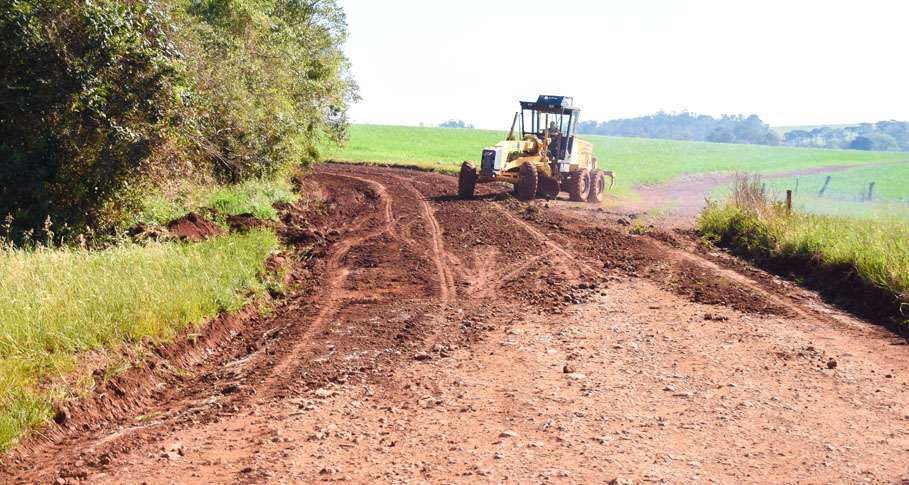 Presidente da Câmara acompanha obras em comunidades do interior