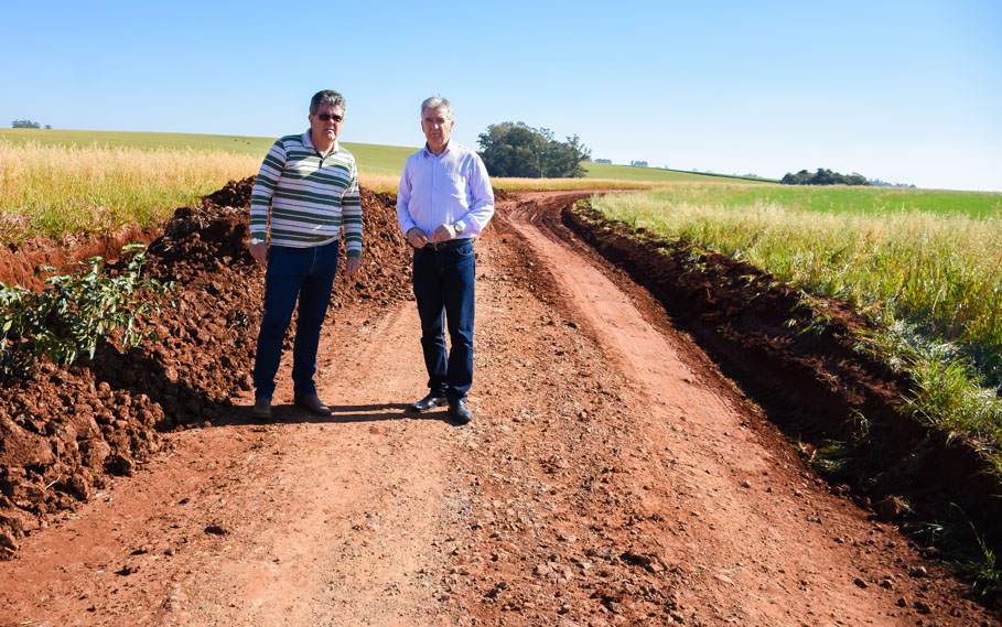 Presidente da Câmara acompanha obras em comunidades do interior