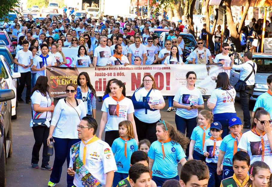 Movimento  “Quebrando o Silêncio” reuniu centenas de pessoas no último final de semana 