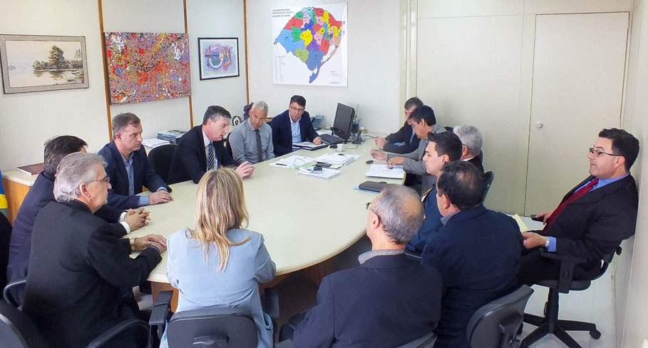 Em Porto Alegre, comitiva busca alternativas para fortalecer serviços do Hospital Santo Ângelo 