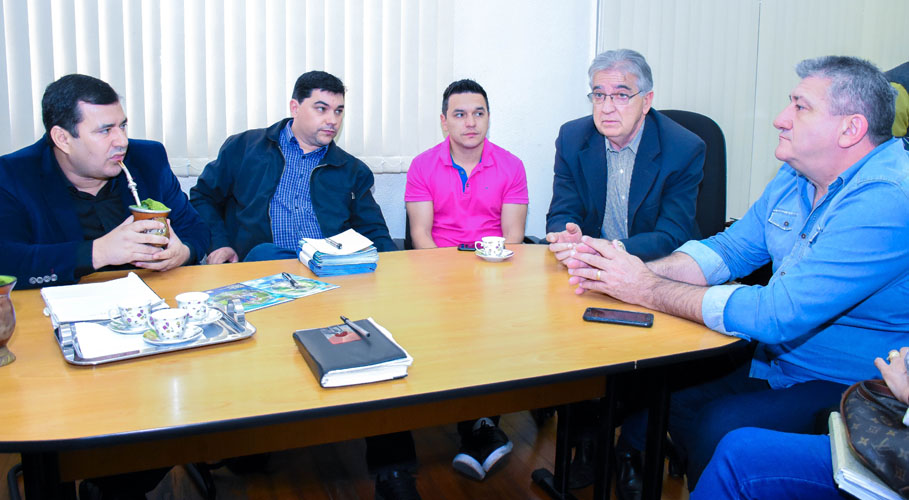 Reunião na Câmara debate andamento das obras da CORSAN no Município