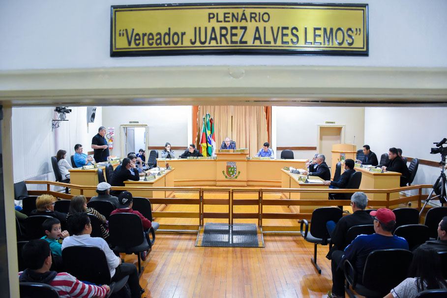 Câmara de Vereadores aprova PL que prevê as despesas e receitas para 2018
