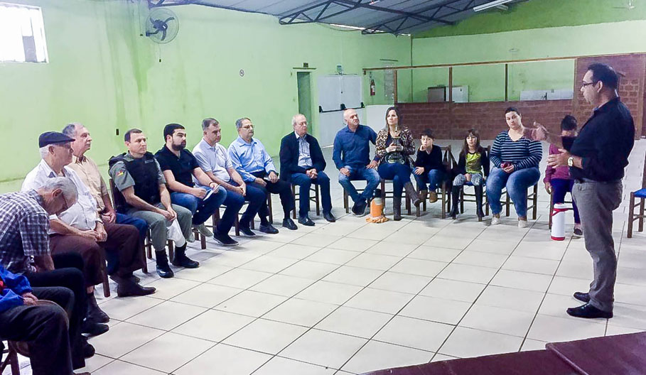 Legislativo e Executivo anunciam obras de pavimentação asfáltica no Bairro Kurtz